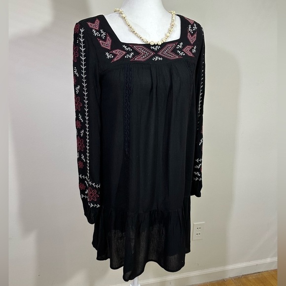 Xhilaration sz XSm dress-tunic boho style in black with a lovely trim sheer - Picture 1 of 13